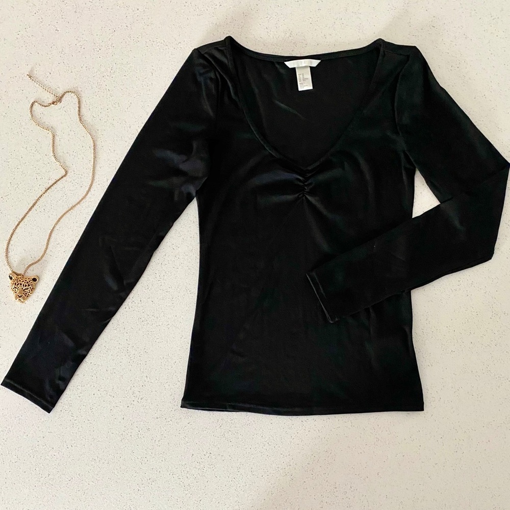 NWOT Basic Long-Sleeve Tee